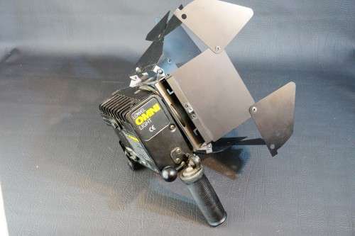 Lowel O1-101 Omni-Ligh With Barn Doors 650 Max Watts, Bulb Included **Great Condition**