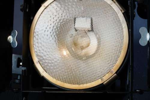 Lowel O1-101 Omni-Ligh With Barn Doors 650 Max Watts, Bulb Included **Great Condition**
