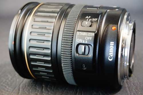 Canon EF 28-135mm f/3.5-5.6 IS USM Lens in Canon EF Mount  **Excellent Condition**