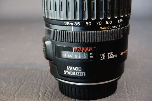 Canon EF 28-135mm f/3.5-5.6 IS USM Lens in Canon EF Mount  **Excellent Condition**