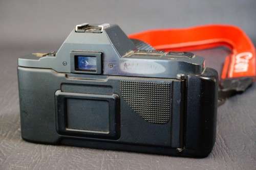 Canon T70 35mm SLR Camera with Canon FD 35-70mm F3.5-4.5 Lens   **Great Condition**