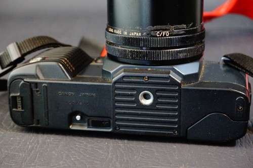 Canon T70 35mm SLR Camera with Canon FD 35-70mm F3.5-4.5 Lens   **Great Condition**