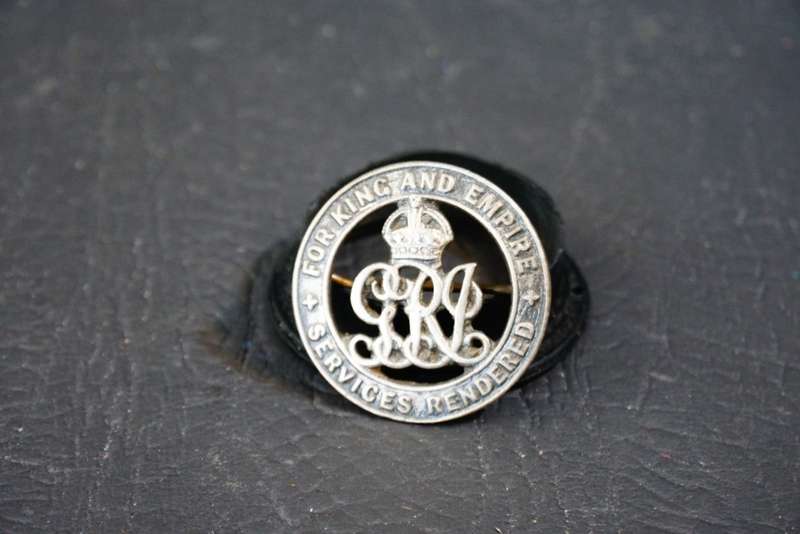 WW1 Sterling Silver War Badge `For King & Empire - Services Rendered` **Great Condition**