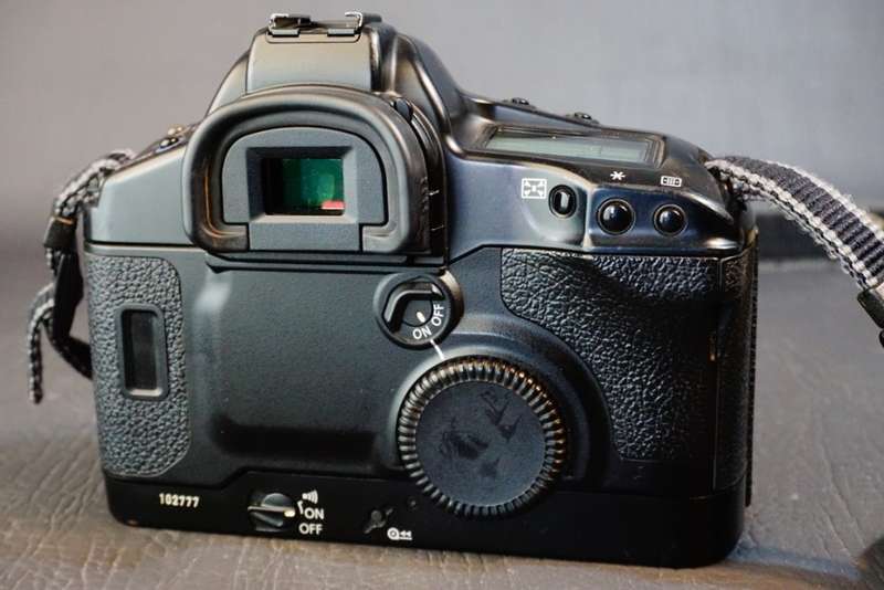 Canon EOS 1V Pro Level 35mm SLR Film Camera Body  **Great Condition**