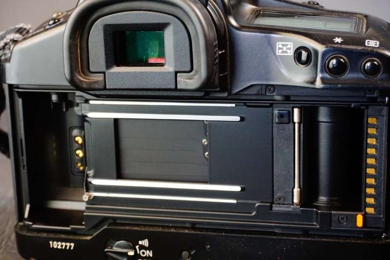 Canon EOS 1V Pro Level 35mm SLR Film Camera Body  **Great Condition**