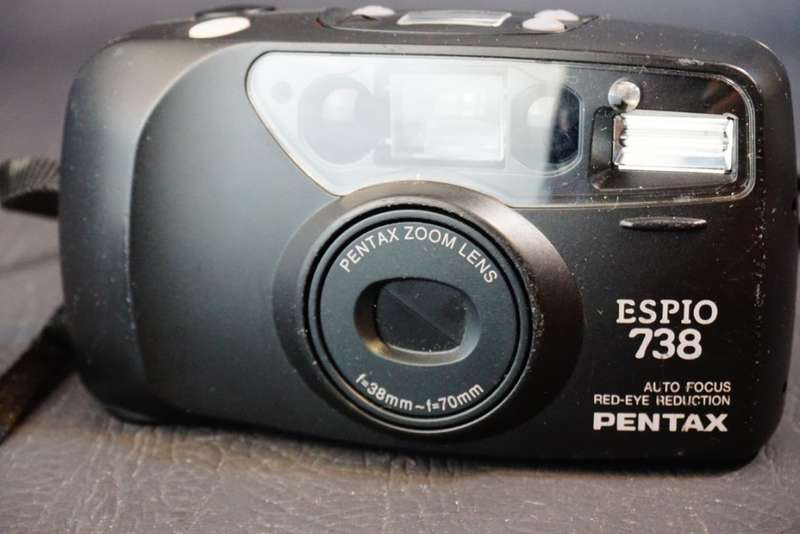 Pentax Espio 738 35mm Film Point & Shoot Camera with 38-70mm Zoom Lens  **Great Condition**