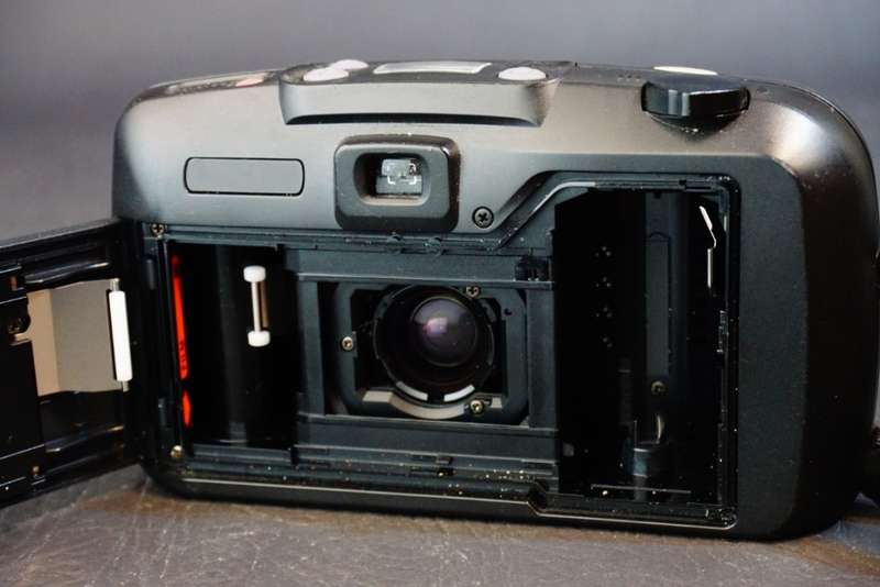 Pentax Espio 738 35mm Film Point & Shoot Camera with 38-70mm Zoom Lens  **Great Condition**