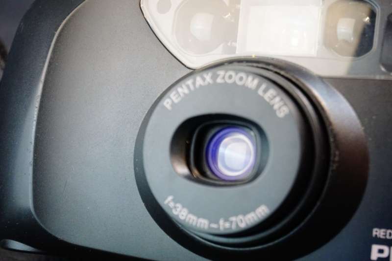 Pentax Espio 738 35mm Film Point & Shoot Camera with 38-70mm Zoom Lens  **Great Condition**