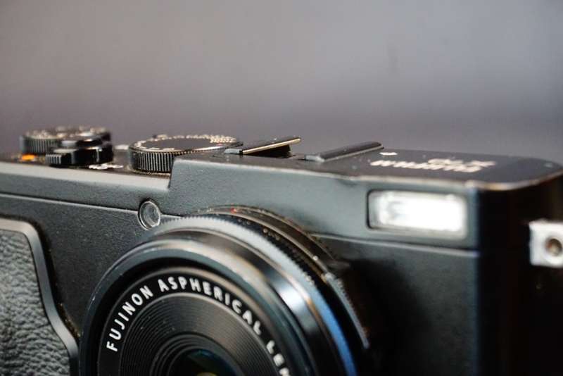 Fujifilm X70 16.3mp Digital Compact Camera with Fuji 18.5mm F2.8 Lens **Good Condition**