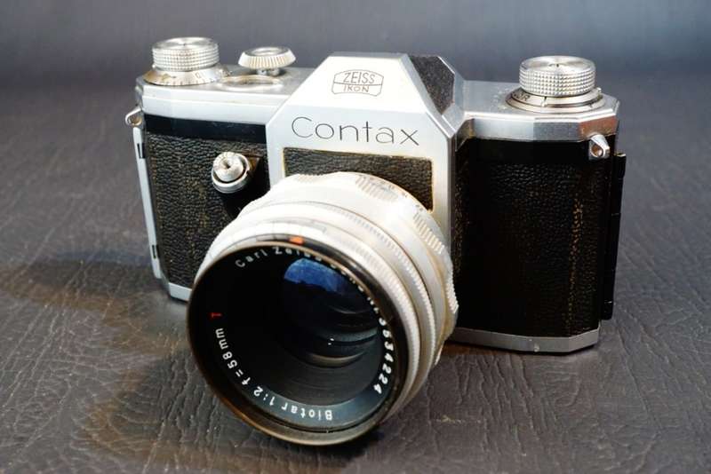 **RARE** Zeiss Ikon Contax S 35mm SLR with Zeiss Biotar 58mm F2 Lens  **Good Condition**
