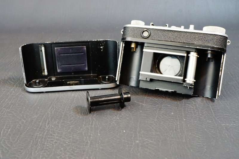 **RARE** Futura S 35mm Rangefinder Camera with Ampligon 35mm F4.5 Lens   **Great Condition**
