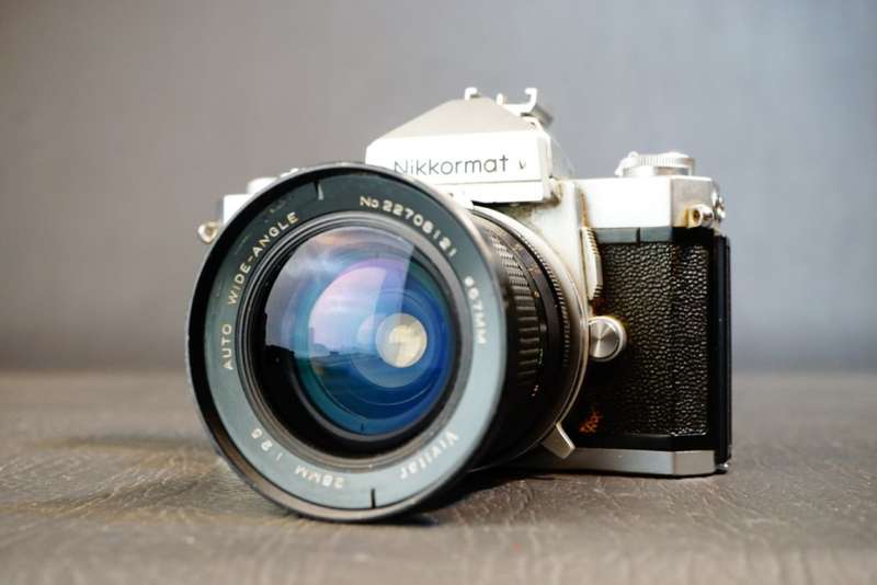 Nikon Nikkormat 35mm SLR Camera with Vivitar 28mm F2.5 Lens  **Good Condition**