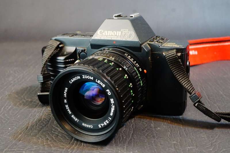 Canon T70 35mm SLR Camera with Canon FD 35-70mm F3.5-4.5 Lens   **Great Condition**