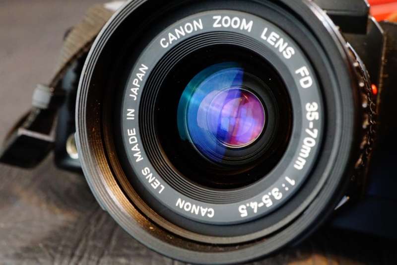 Canon T70 35mm SLR Camera with Canon FD 35-70mm F3.5-4.5 Lens   **Great Condition**