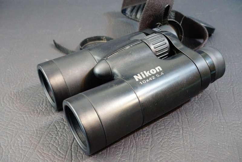 NIKON 10X42 5.4 deg binoculars **Needs Cleaning**