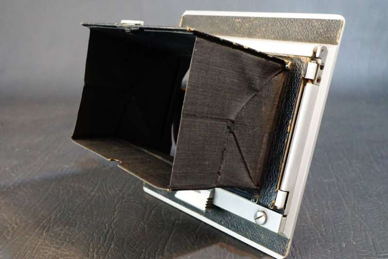 Linhof Technika 9x12cm Rotating Back with Focusing Hood  **Good Condition**