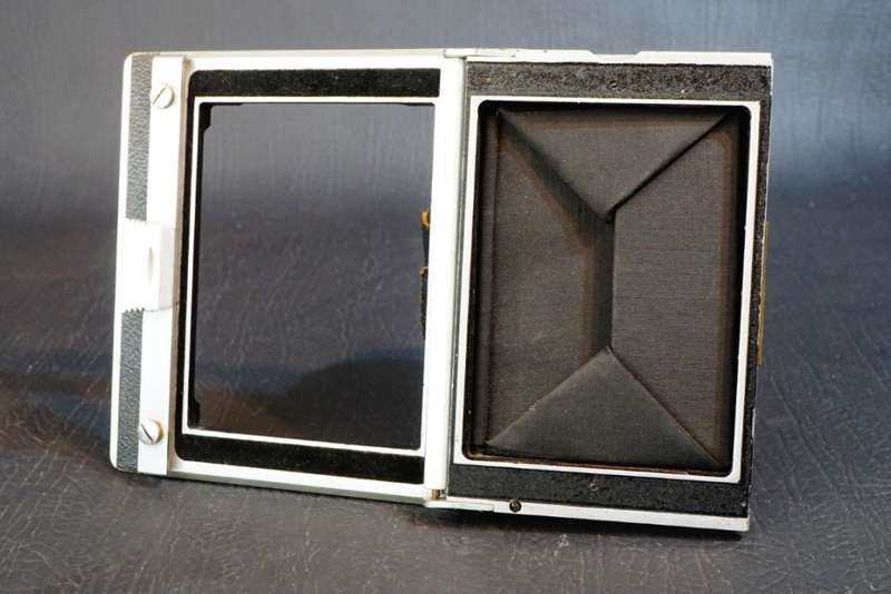 Linhof Technika 9x12cm Rotating Back with Focusing Hood  **Good Condition**