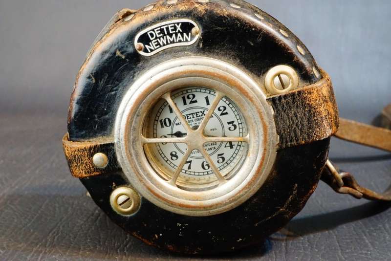 Detex Newman Watchman Security Guard Time Clock With Straps - NO KEY **Great Condition**