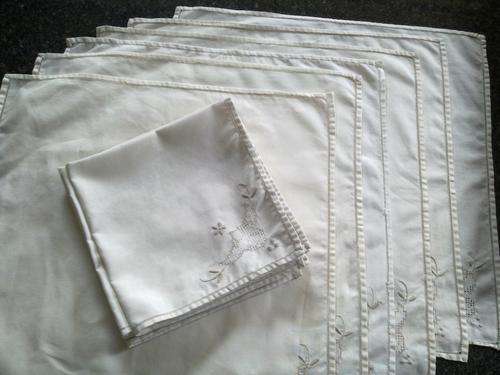 Vintage serviettes / Dinner napkins x 12