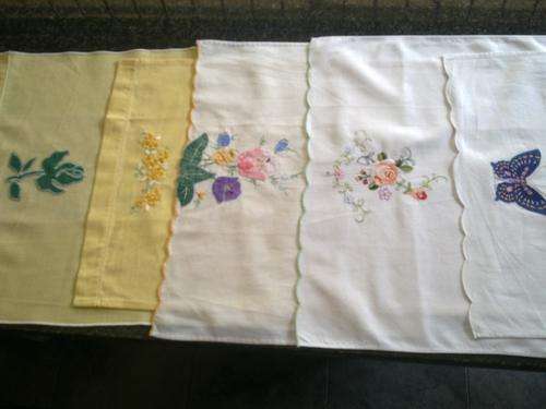 Lot of five guest hand towels