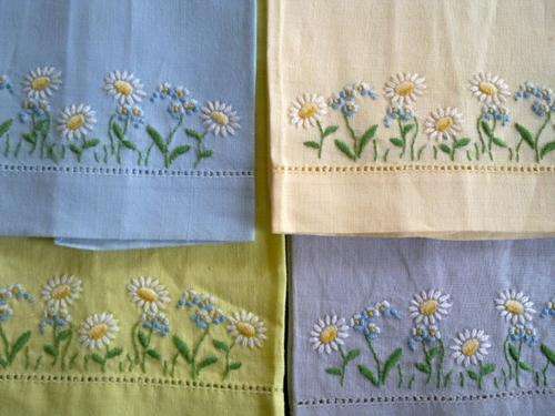 Vintage fingertip towels - matching set of four