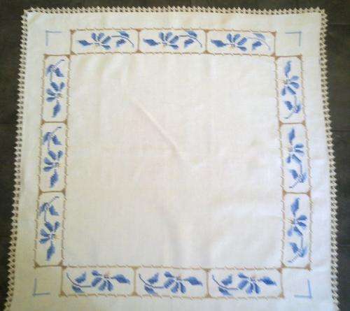 Linen cross-stitch small tablecloth / centerpiece