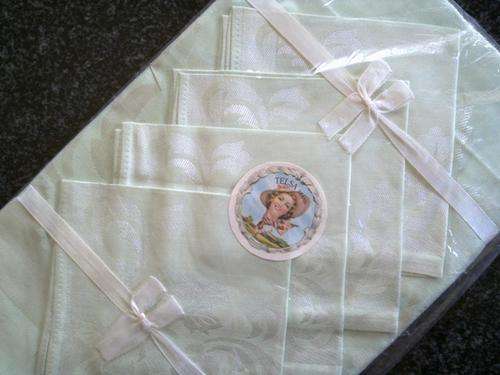 Pale green vintage Irish Damask tablecloth and 4 napkins