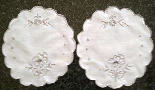 Two white Madeira linen mats / doilies