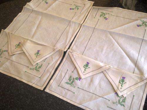 Pair of Irish linen placemats with four lunch napkins