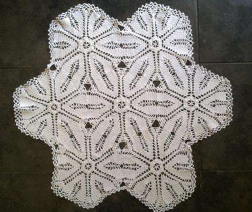 Lovely large white cotton crochet small tablecloth doilie 64cm