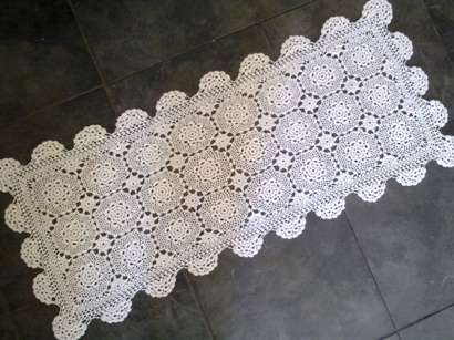 Vintage cream cotton crochet runner 79cm