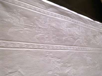 Large vintage cotton Damask tablecloth & 10 serviettes