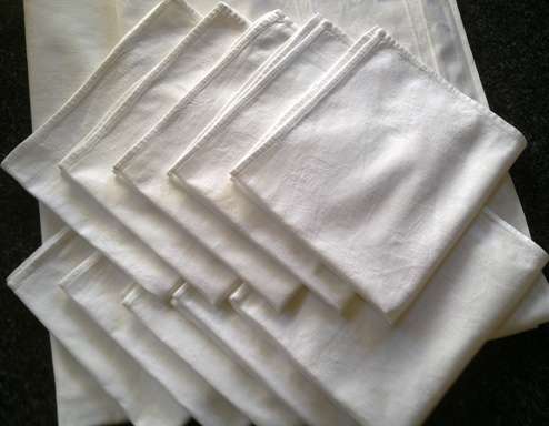 Large vintage cotton Damask tablecloth & 10 serviettes