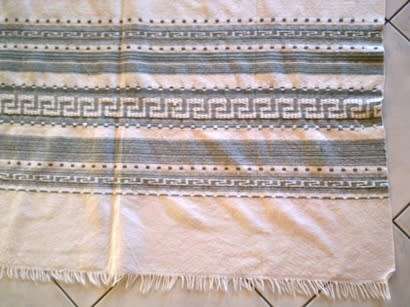 Vintage textured woven throw / rug / bedspread