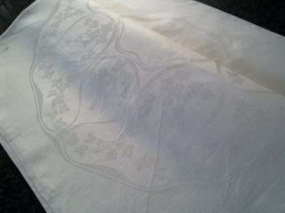 Twelve extra large vintage Damask linen dinner serviettes