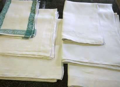 Six vintage kitchen and hand towels