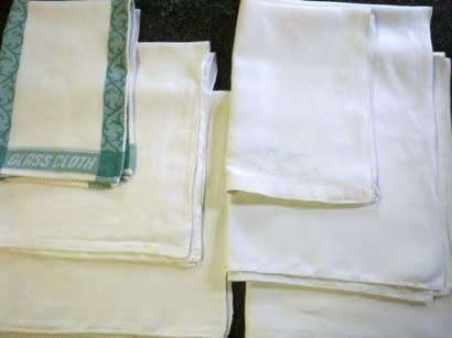 Six vintage kitchen and hand towels