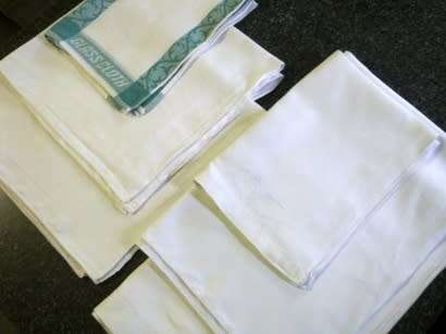 Six vintage kitchen and hand towels