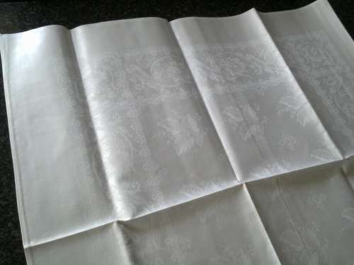 Six perfect Irish linen large dinner serviettes 55cm square never used!