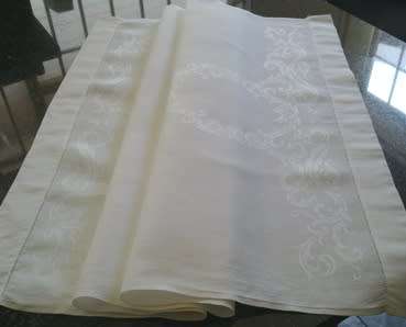 Large vintage Damask linen hand / bath towel