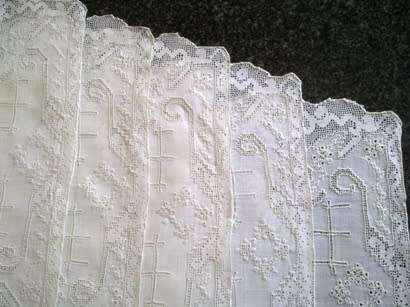 Vintage Italian white linen and lace placemats - set of five