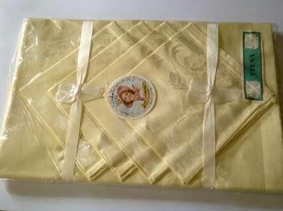 Gold Rayon tablecloth and 4 napkins