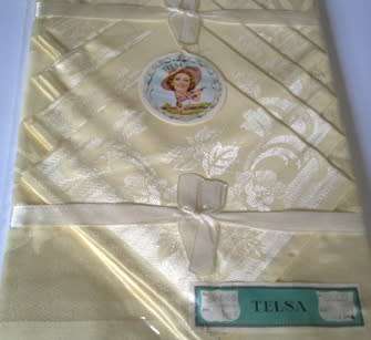 Gold Rayon tablecloth and 4 napkins