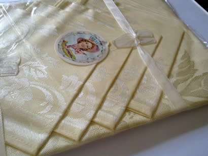 Gold Rayon tablecloth and 4 napkins