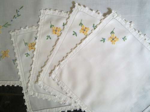Crisp white linen hand embroidered tablecloth & 4 napkins