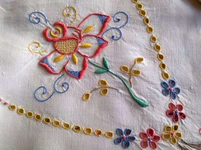 Beautiful Madeira linen tablecloth & 4 napkins