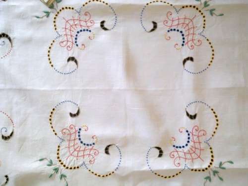 Beautiful Madeira linen tablecloth & 4 napkins