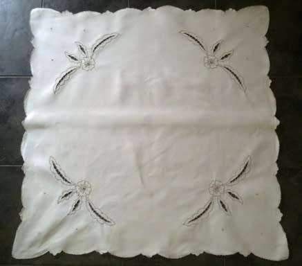 Vintage small off-white linen embroidered tablecloth / centre piece
