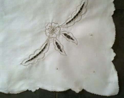 Vintage small off-white linen embroidered tablecloth / centre piece