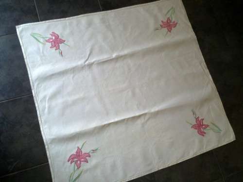 Vintage small ivory linen embroidered tablecloth / centre piece